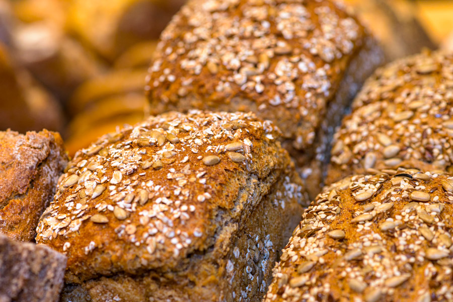 Mehrere Brotsorten und süße Teilchen werden bei uns grundsätzlich ohne Weizenmehl gebacken.