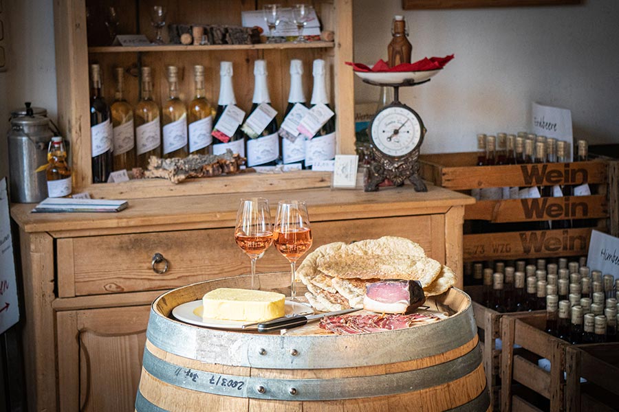 Aperitif mit Beerenwein der Allgäuer Gebirgskellerei Aperitif mit Beerenwein der Allgäuer Gebirgskellerei