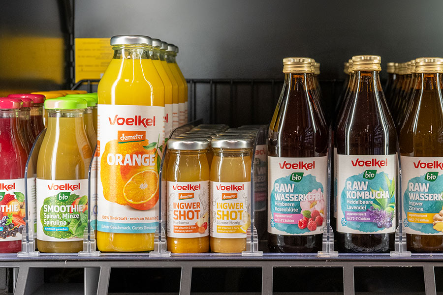 Sortiment Getränke Smoothie, Ingwer Shot, Kefir, Kombucha PurNatur Kempten Sortiment Getränke Smoothie, Ingwer Shot, Kefir, Kombucha PurNatur Kempten