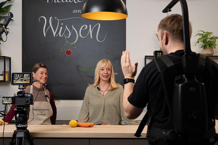 Filmdreh mit Allgäu TV und der Akademie der Bahnhof-Apotheke Kempten Filmdreh mit Allgäu TV und der Akademie der Bahnhof-Apotheke Kempten