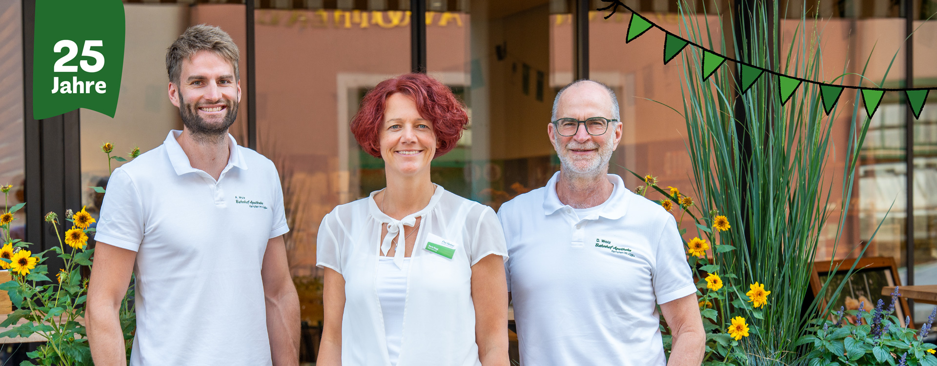 PurNatur+Gesch%C3%A4ftsf%C3%BChrer+Dietmar+und+Alexander+Wolz+mit+Ladenleitung+Doris+Rogg+zum+25+j%C3%A4hrigen+Jubbil%C3%A4um