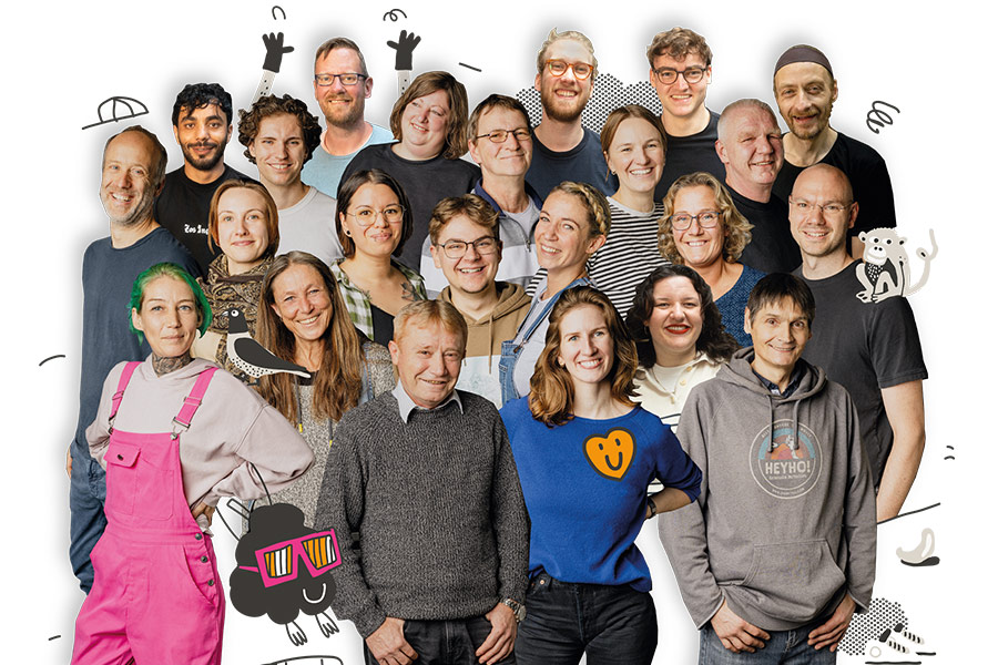 Teambild von der Heyho Müslirösterei in einer Halle